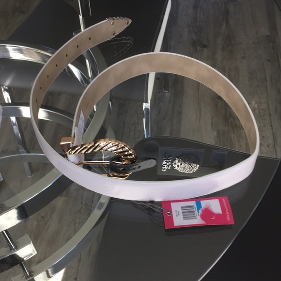 Vince Camuto belt - Picture 3 of 4